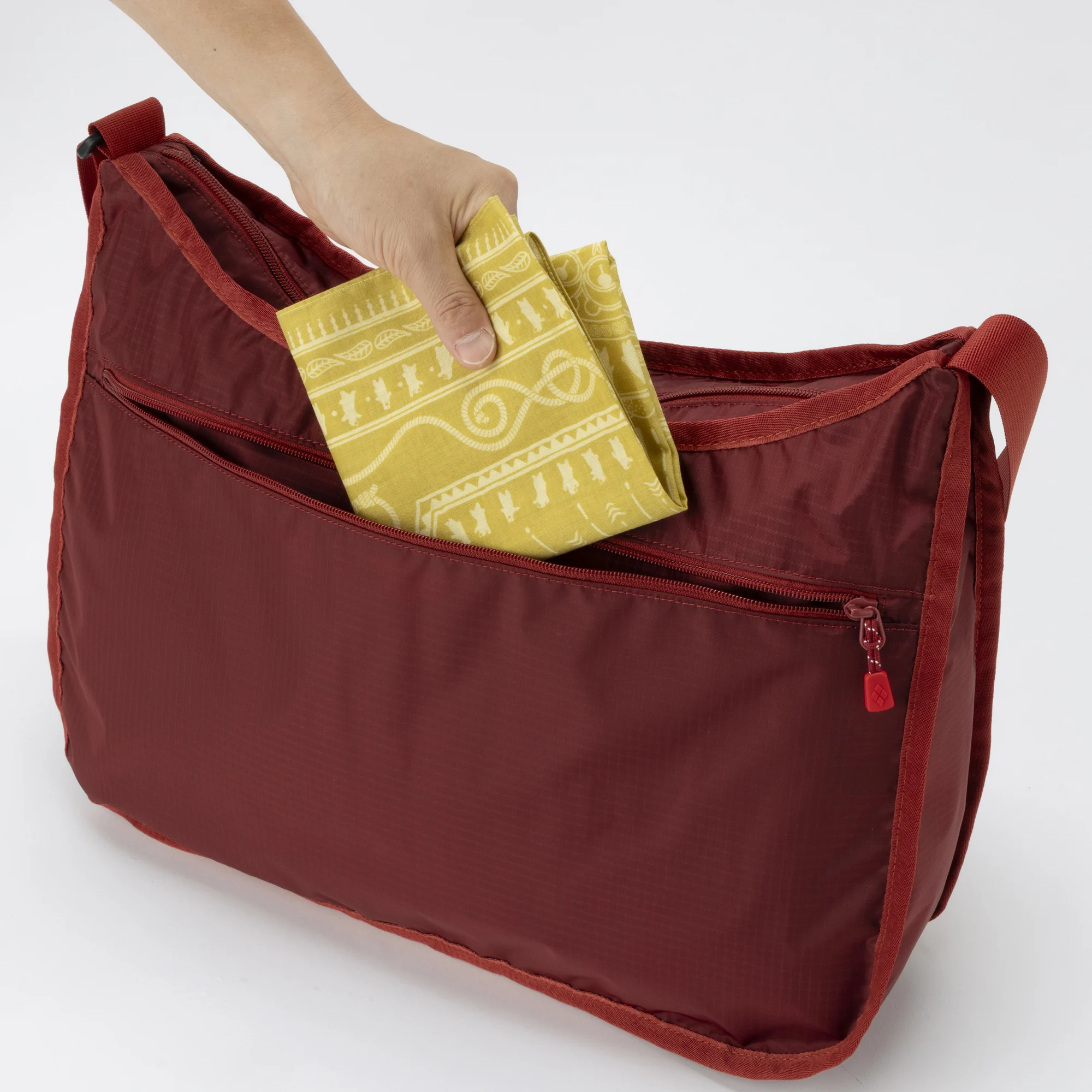 Light Weight Shoulder Bag M | Montbell Japan