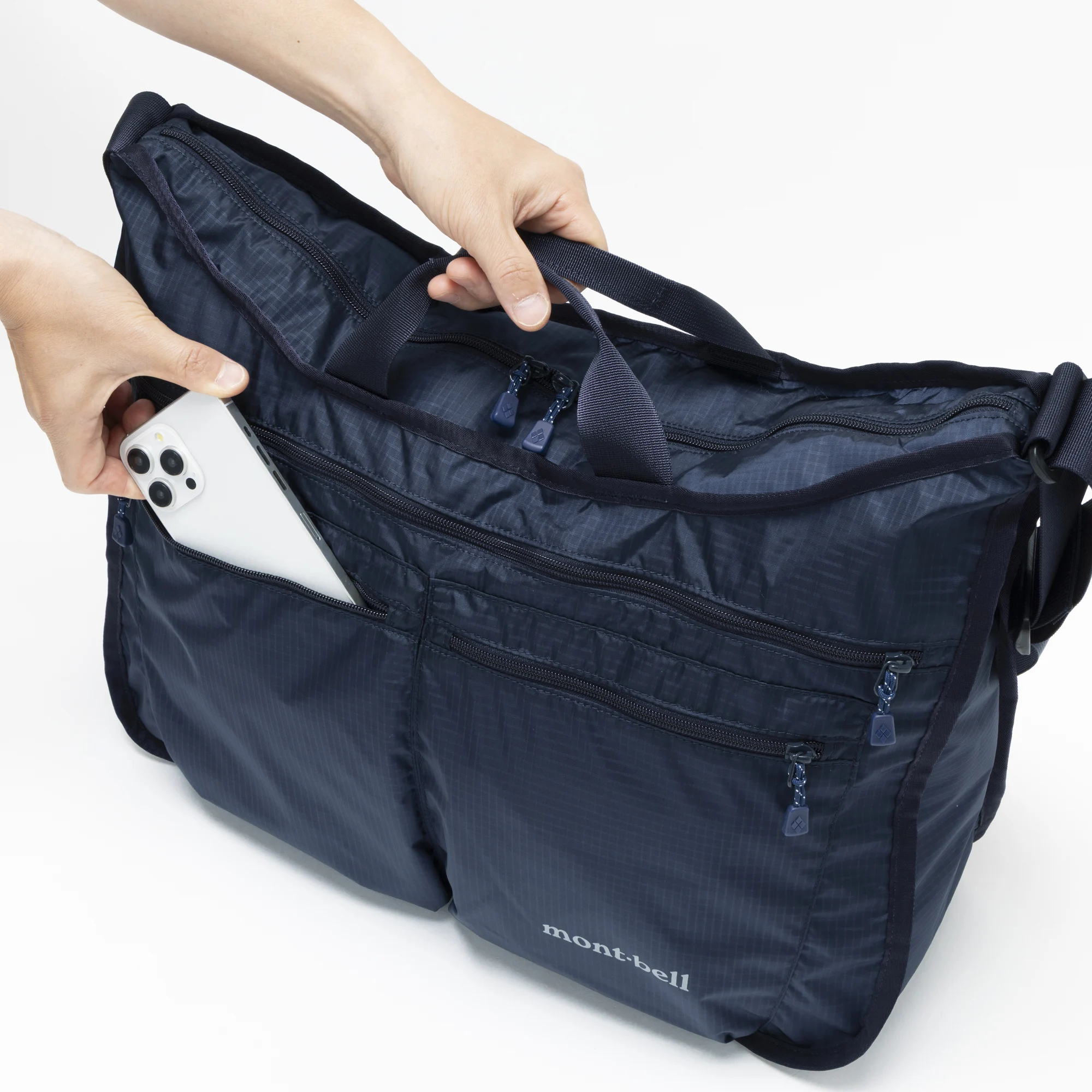 Light Weight Shoulder Bag L | Montbell America