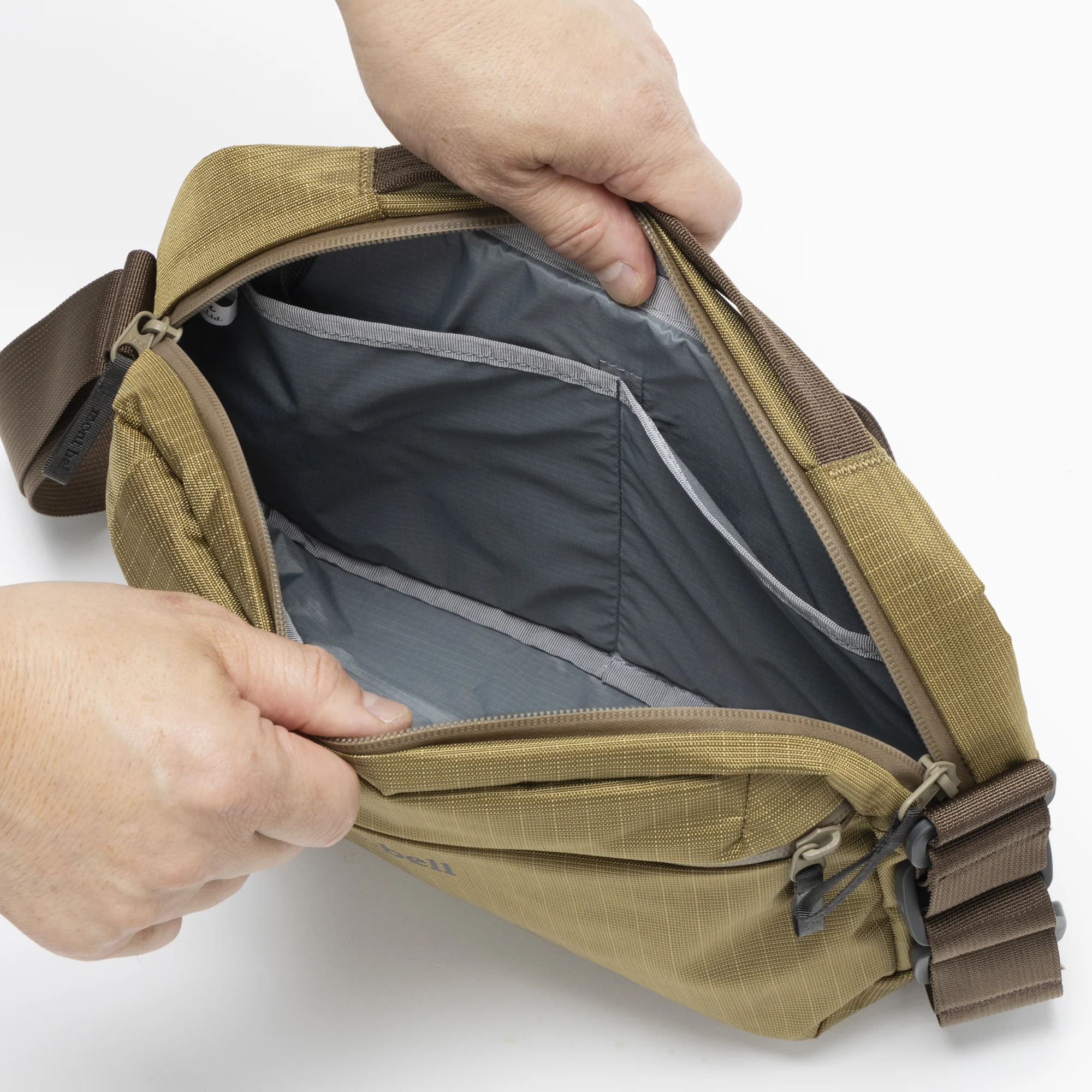 Travel Tough Pouch L | Montbell America