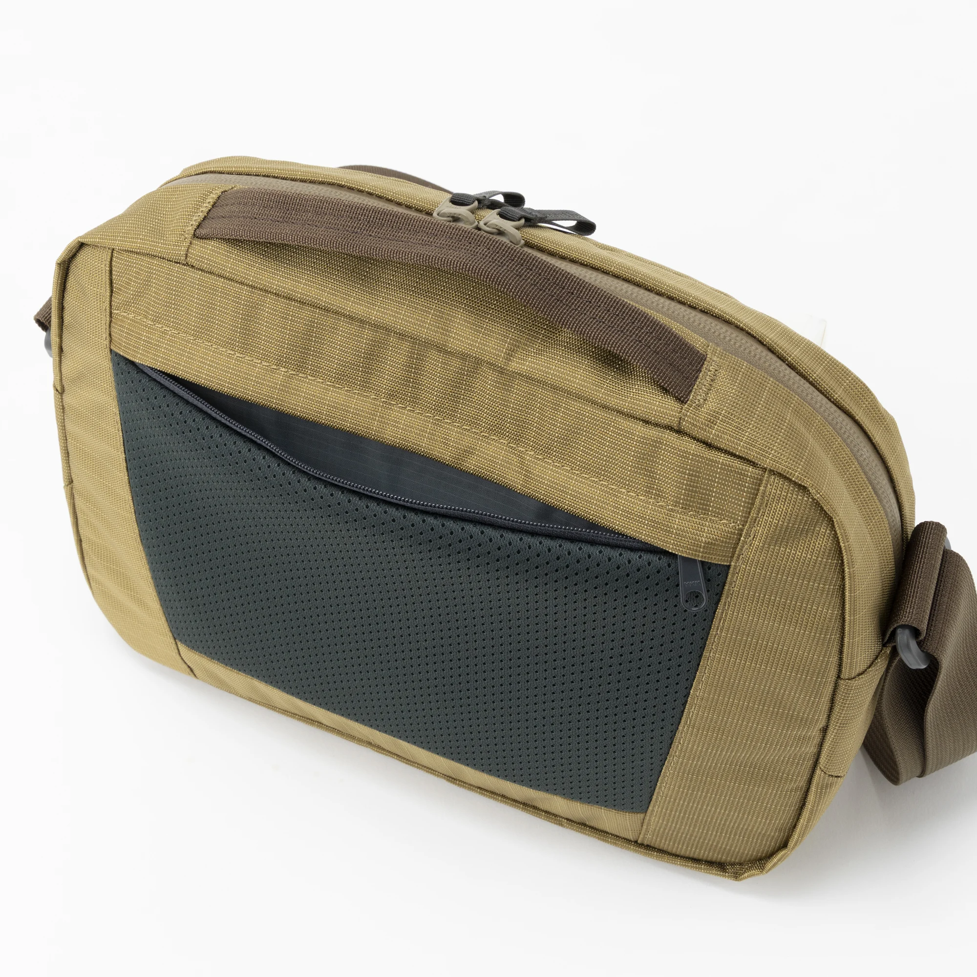 Travel Tough Pouch L | Montbell Japan
